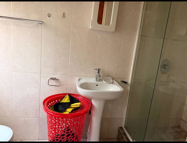 3 BEDROOM APARTMENT FOR SALE IN WATERVAL EAST